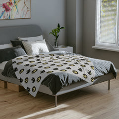 Panther Soft Velveteen Cozy Throw (Gray)